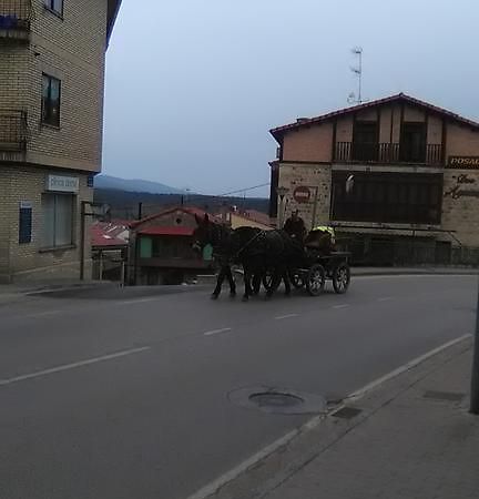 El Albergue Covaleda Bagian luar foto