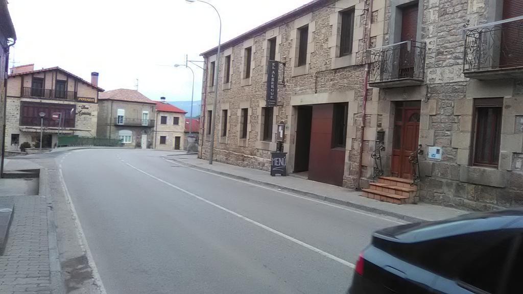 El Albergue Covaleda Bagian luar foto