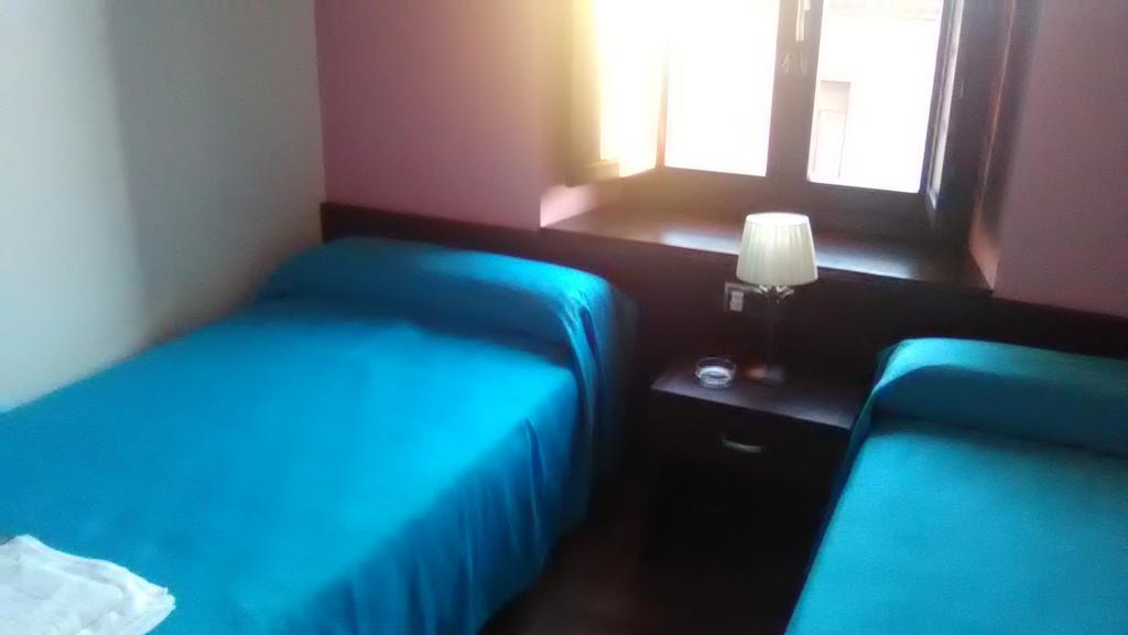 El Albergue Covaleda Bagian luar foto