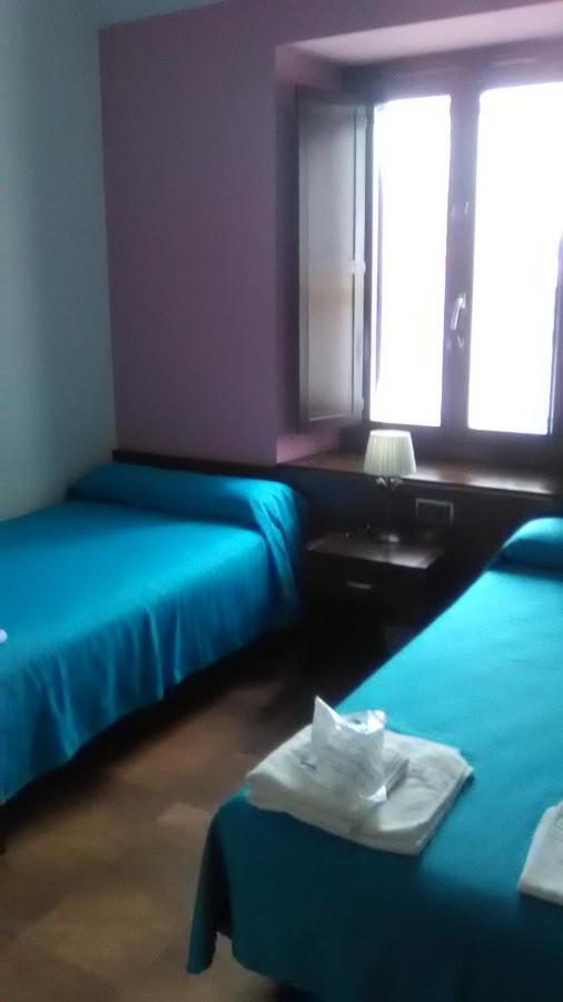 El Albergue Covaleda Bagian luar foto