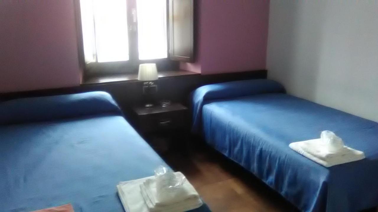 El Albergue Covaleda Bagian luar foto